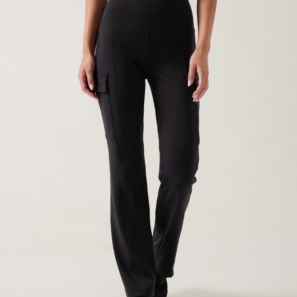 NWT Athleta Delancy straight cargo pant L